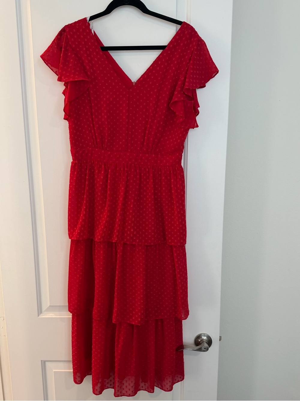 julia jordan Red Tiered V-Neck Ruffled Midi Dress